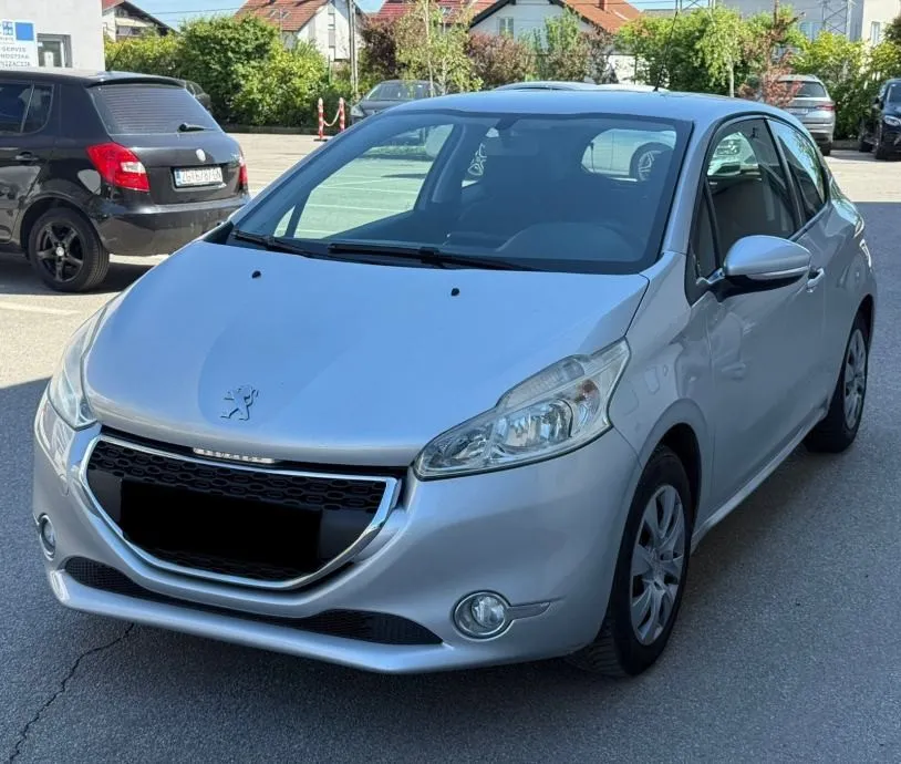 peugeot 208 1,0 vti - slika 2