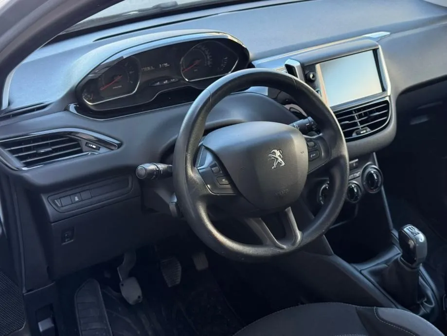 peugeot 208 1,0 vti - slika 10