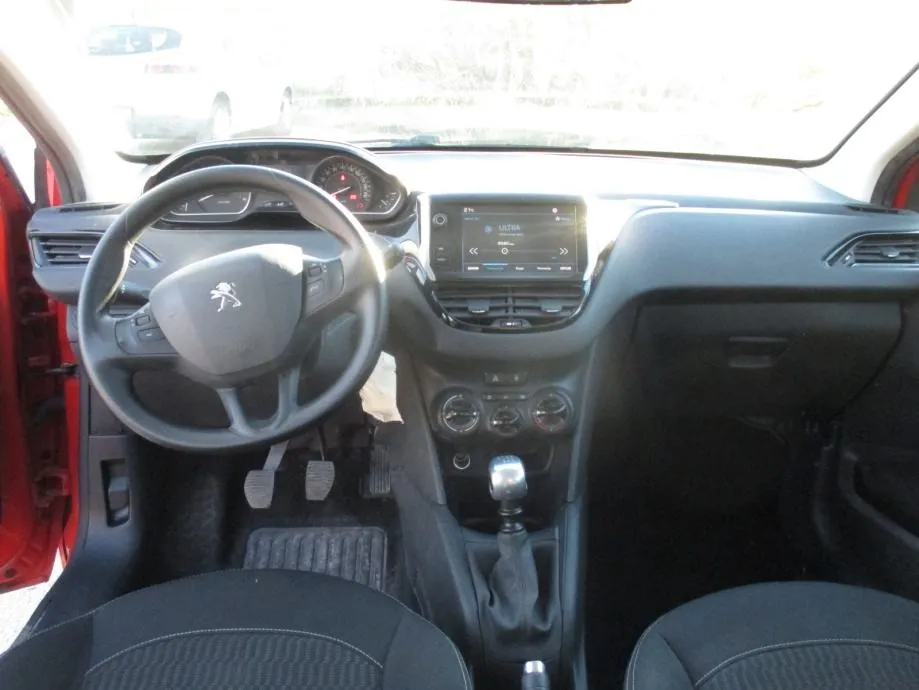 peugeot 208 1,5 bluehdi - slika 4