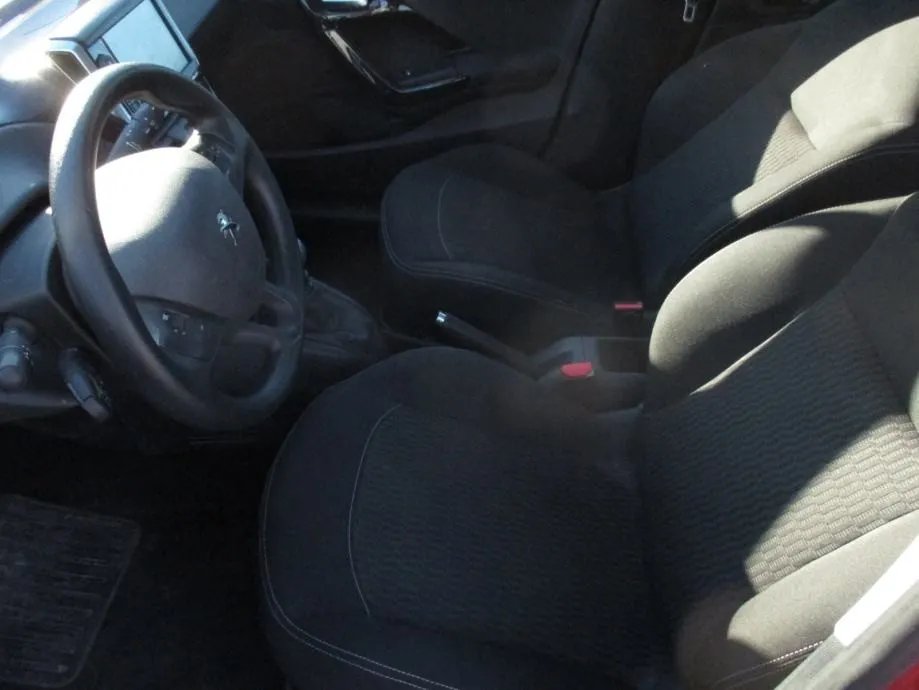peugeot 208 1,5 bluehdi - slika 5