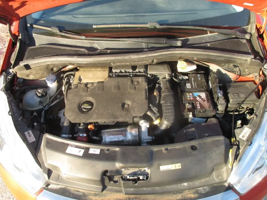 peugeot 208 1,5 bluehdi - slika 12