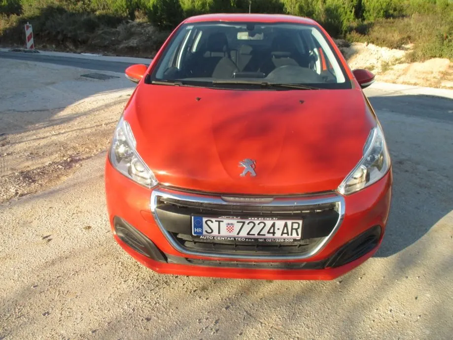 peugeot 208 1,5 bluehdi - slika 13