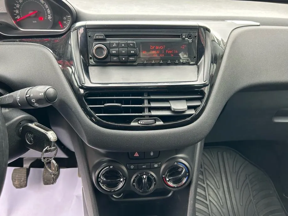 peugeot 208 1,4 hdi 2013., hr vozilo, klima, 5-vrata... - slika 15