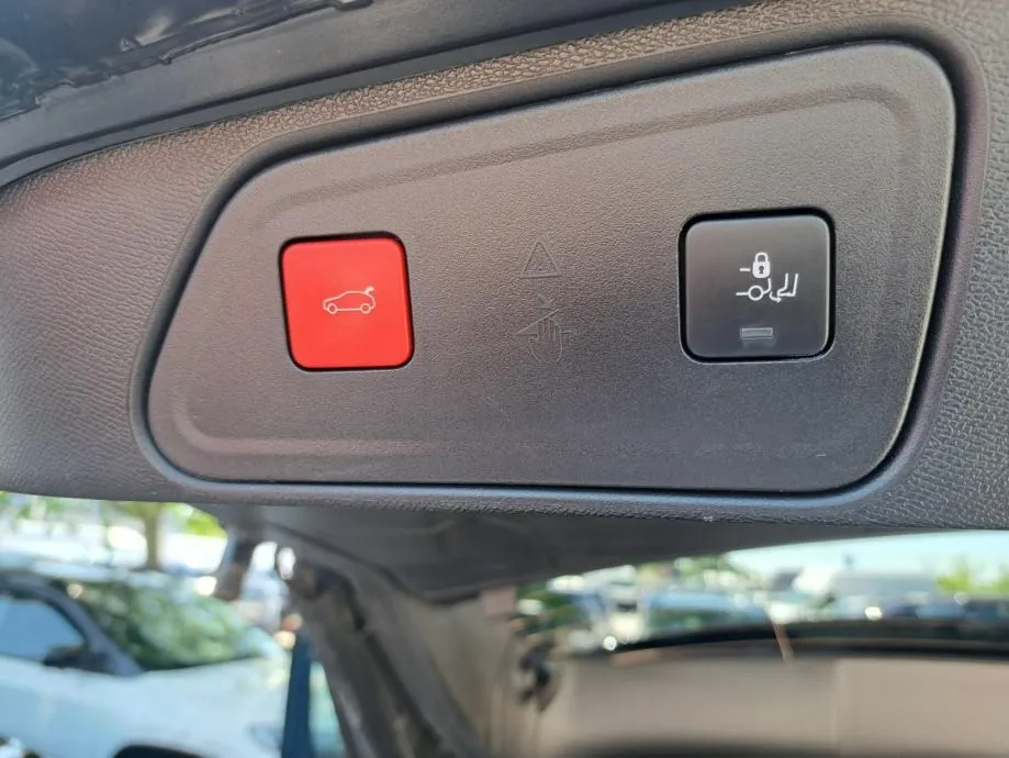 peugeot 3008 gt puretech 130 eat8 - slika 21