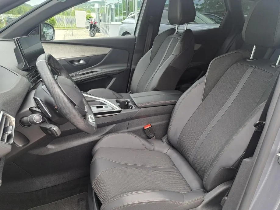 peugeot 3008 gt puretech 130 eat8 - slika 17