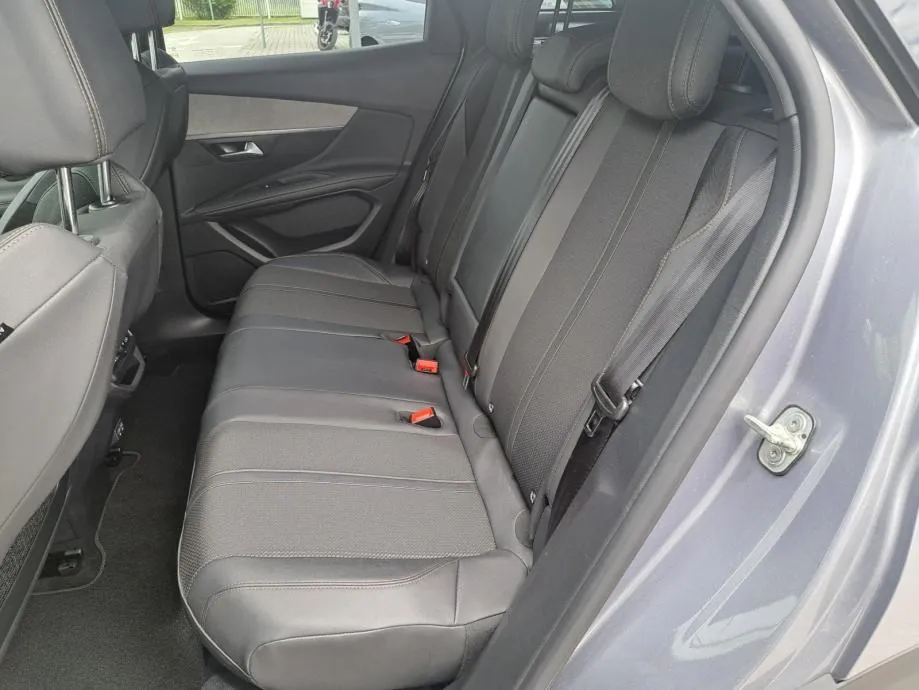 peugeot 3008 gt puretech 130 eat8 - slika 18