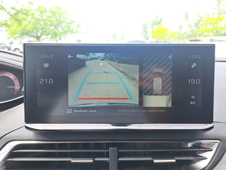 peugeot 3008 gt puretech 130 eat8 - slika 15