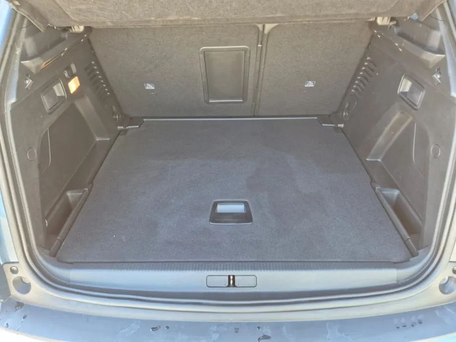 peugeot 3008 gt puretech 130 eat8 - slika 13