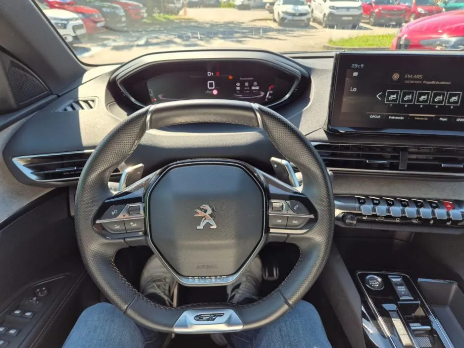 peugeot 3008 gt puretech 130 eat8 - slika 17