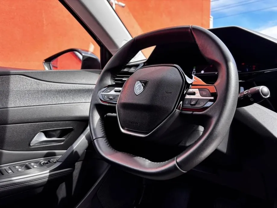 peugeot 308 1,2 automatik •2022•kamera•virtual•leasingbezučešća - slika 11