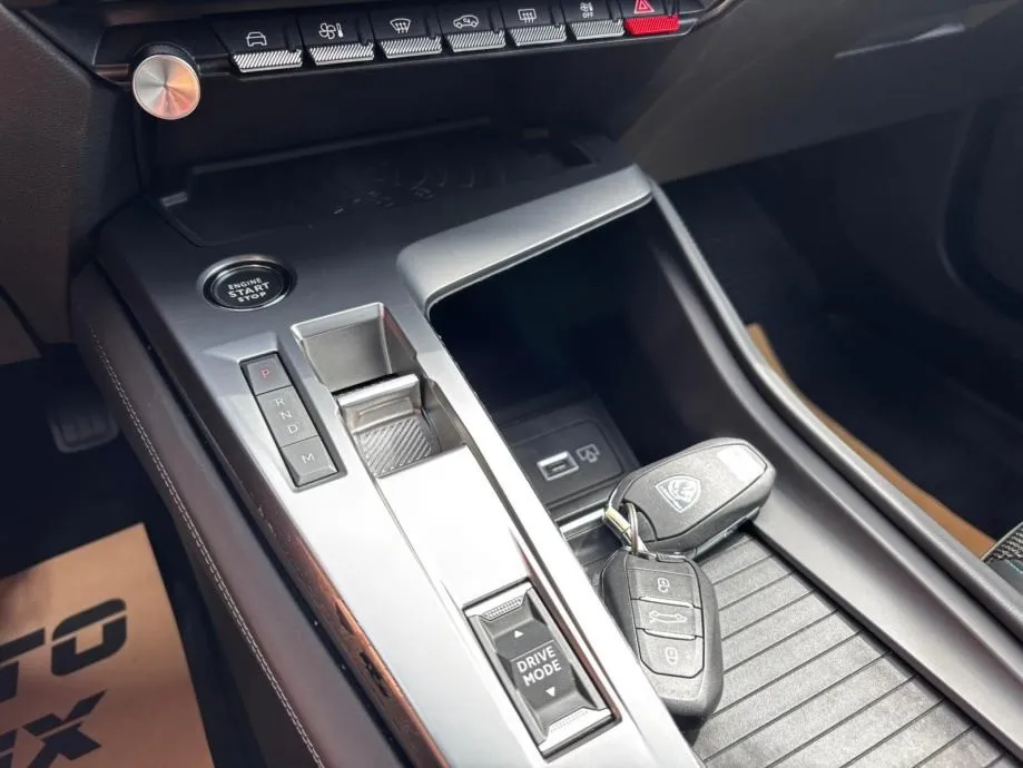 peugeot 308 1,2 automatik •2022•kamera•virtual•leasingbezučešća - slika 13