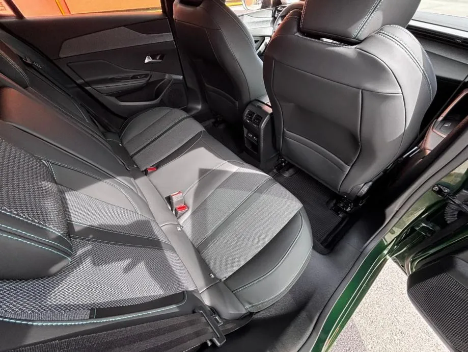 peugeot 308 1,2 automatik •2022•kamera•virtual•leasingbezučešća - slika 19