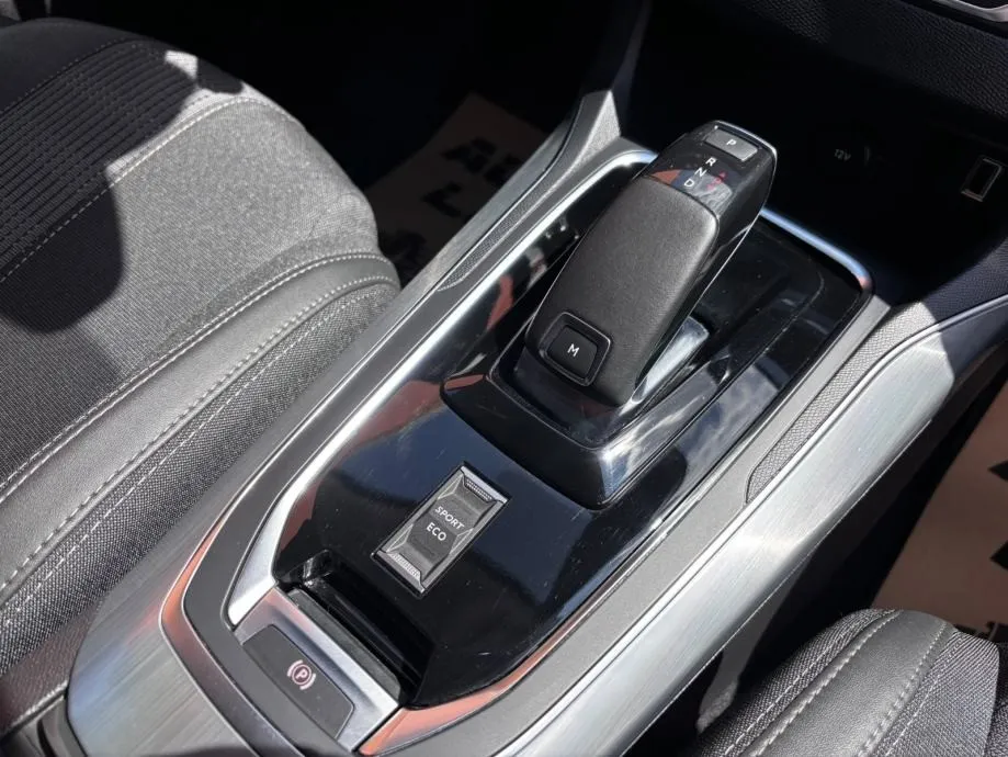 peugeot 308 1,2 puretech automatik •2020•automatik•leasingbezučešća• - slika 9