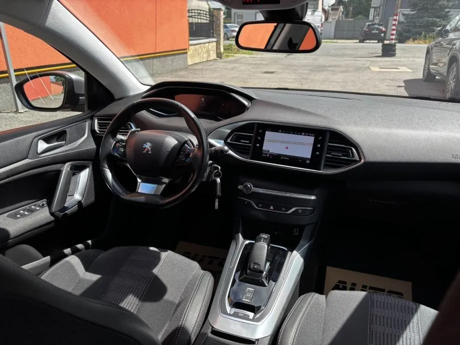 peugeot 308 1,2 puretech automatik •2020•automatik•leasingbezučešća• - slika 8