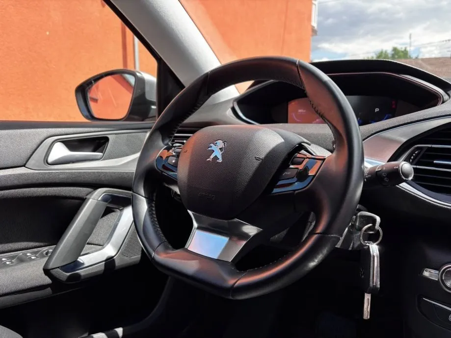 peugeot 308 1,2 puretech automatik •2020•automatik•leasingbezučešća• - slika 14