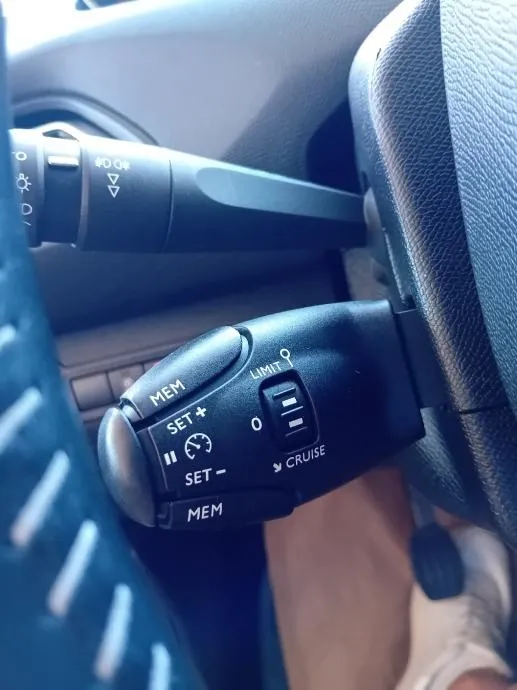 peugeot 308 1,5 blue hdi. jamstvo. leasing - slika 14
