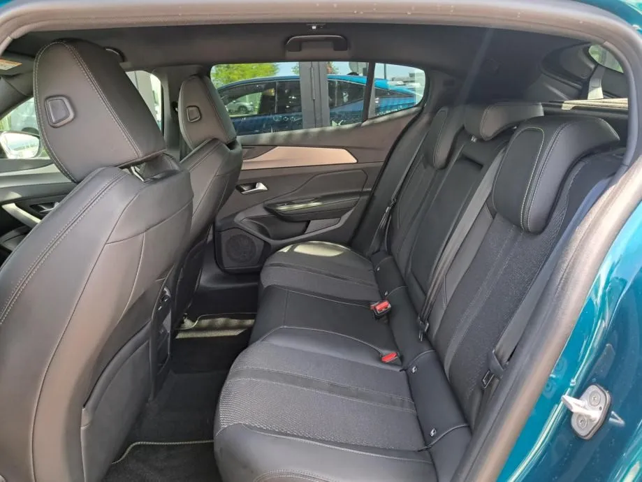 peugeot 408 gt hybrid 145 e-dcs6 - slika 20