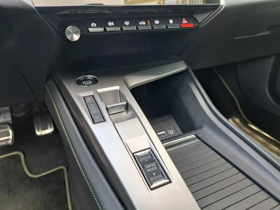 peugeot 408 gt hybrid 145 e-dcs6 - slika 17