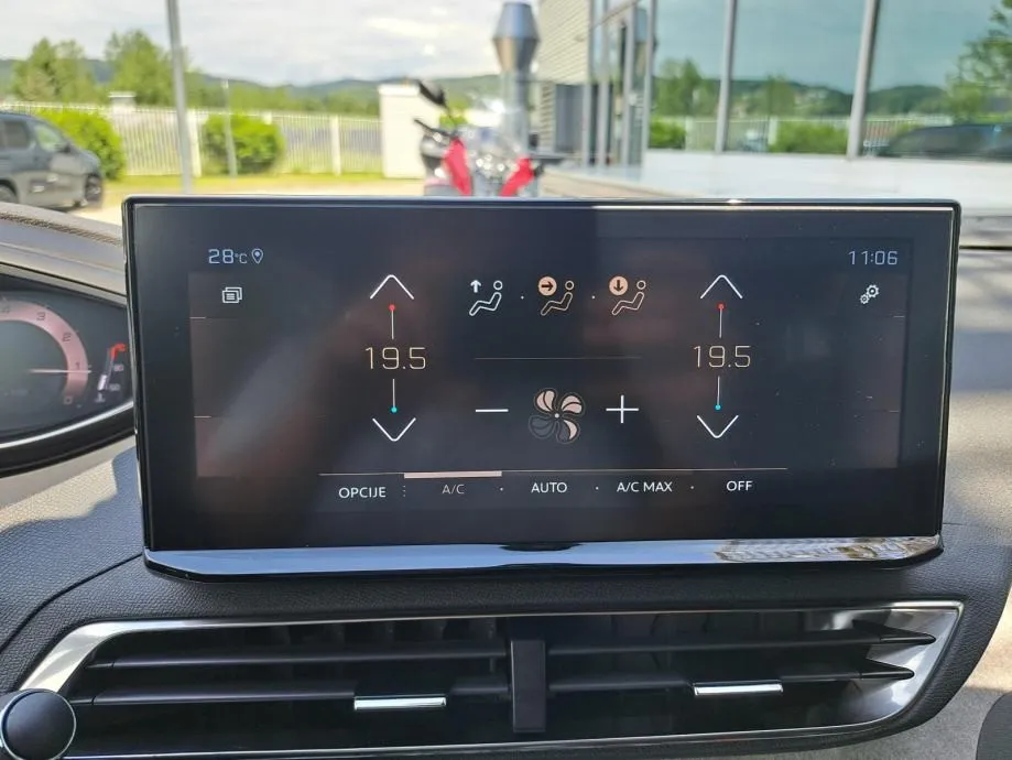 peugeot 5008 gt puretech 130 eat8 ***7 sjedala*** - slika 14