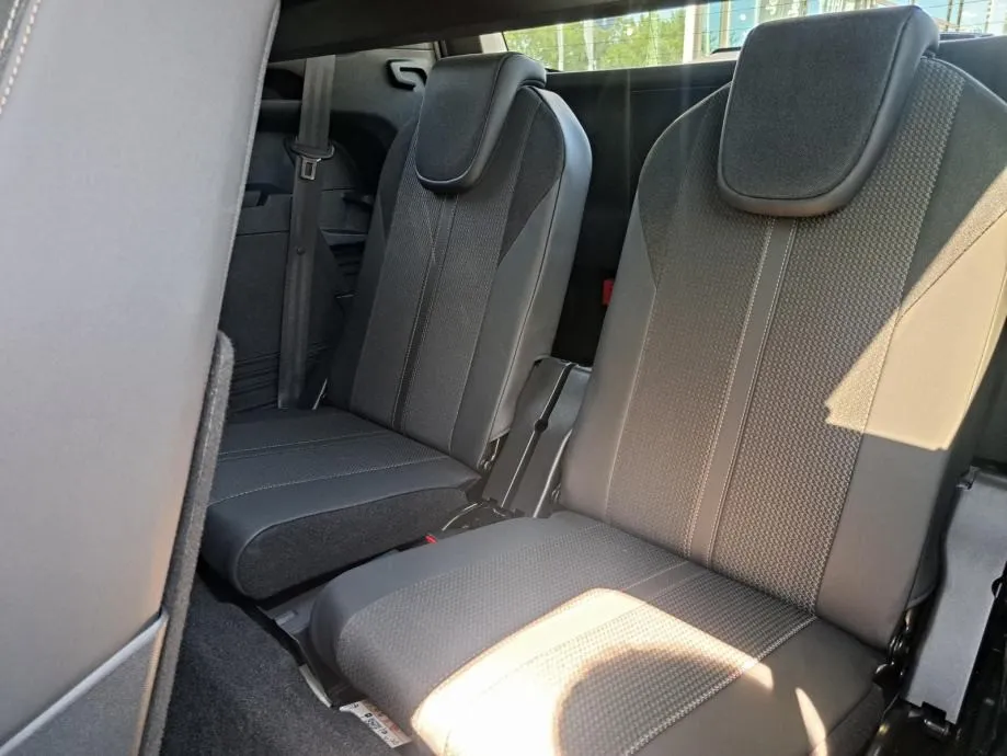 peugeot 5008 gt puretech 130 eat8 ***7 sjedala*** - slika 20