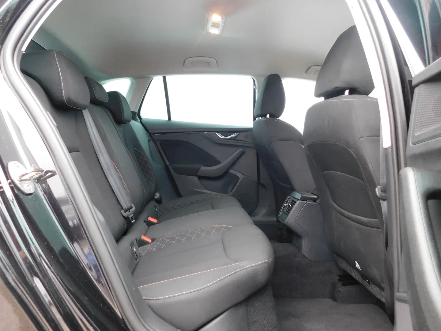 08210 škoda scala business 1.0 tsi - slika 12