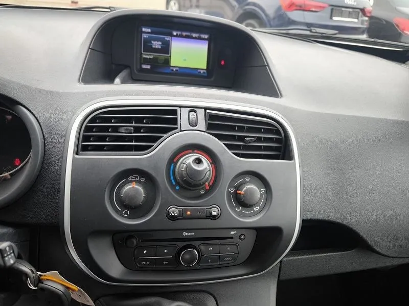 renault kangoo 1.5 dci*95ks*maxi*5sjedala*klima*navigacija* - slika 18