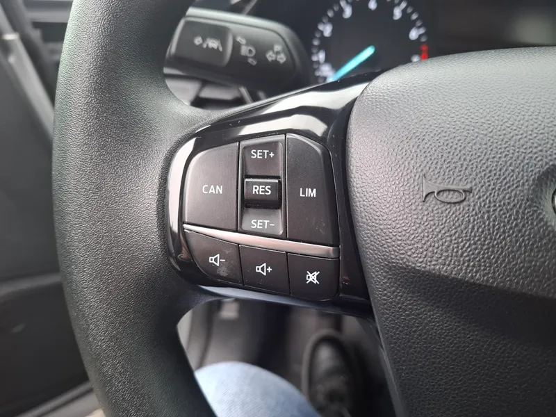 ford fiesta 1,0 ecoboost*100ks*climatronic*navigacija*park.kamera* - slika 11