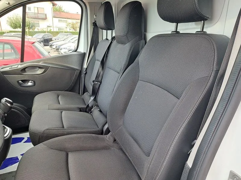 renault trafic 1.6 dci*klima*tempomat*navigacija*police* - slika 13