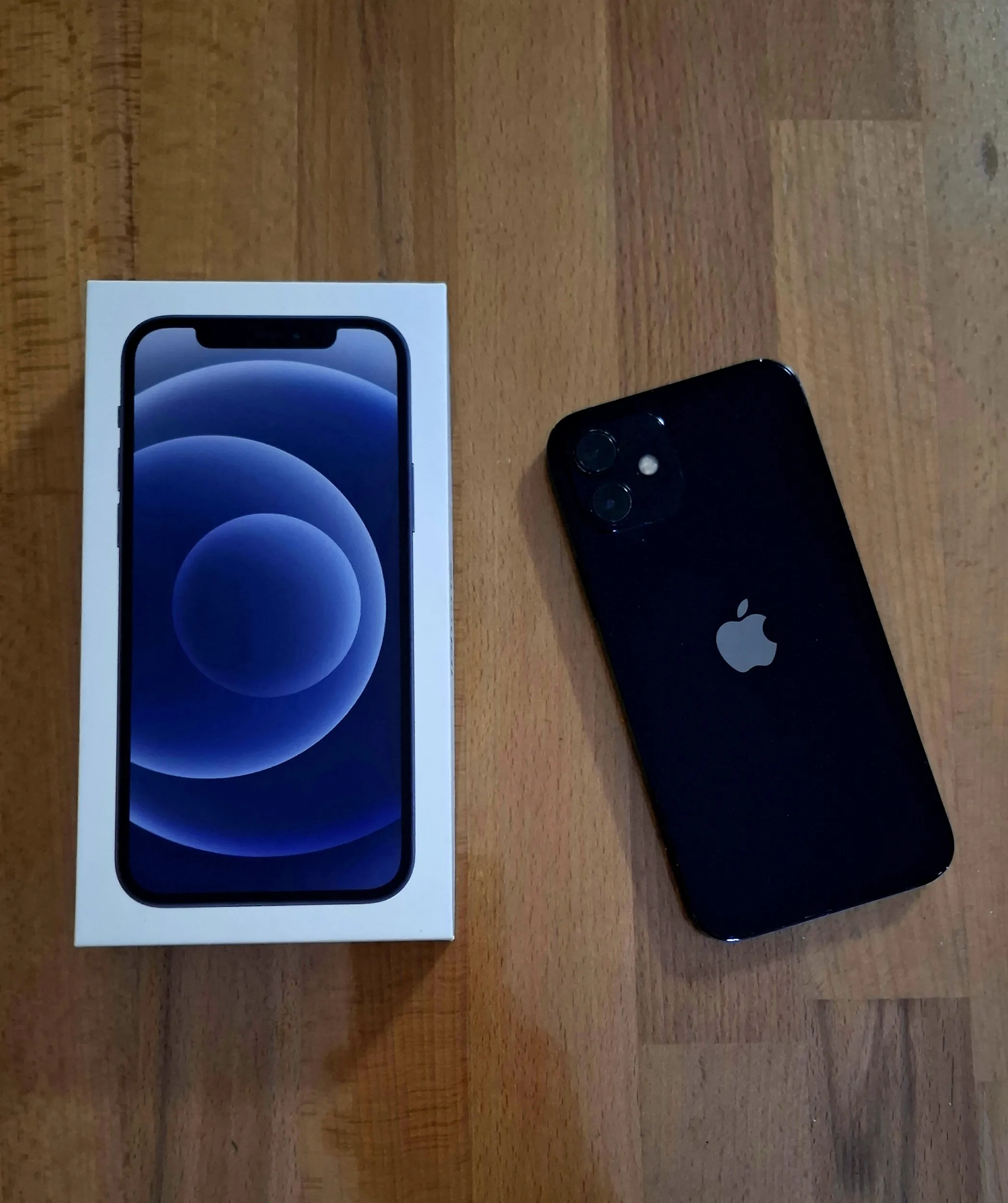 iphone 12 - crna boja - slika 4