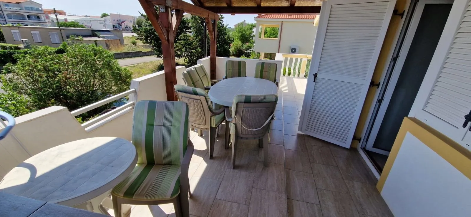 nin, kuća sa 6 stambenih jedinica(396m2), prostrano! - slika 4
