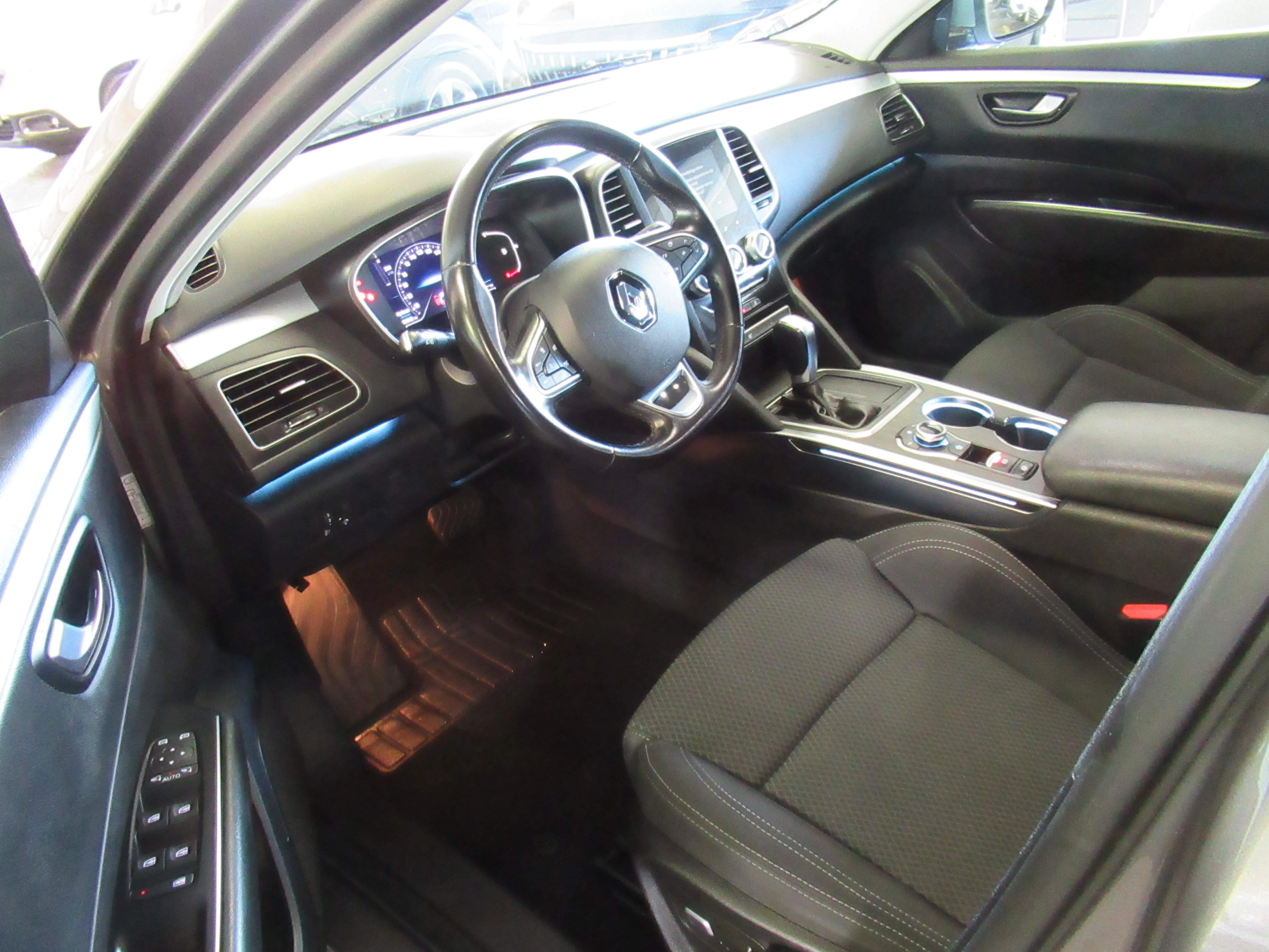 renault talisman grandtour zen tce 160 edc. full led. kamera. navi. - slika 10