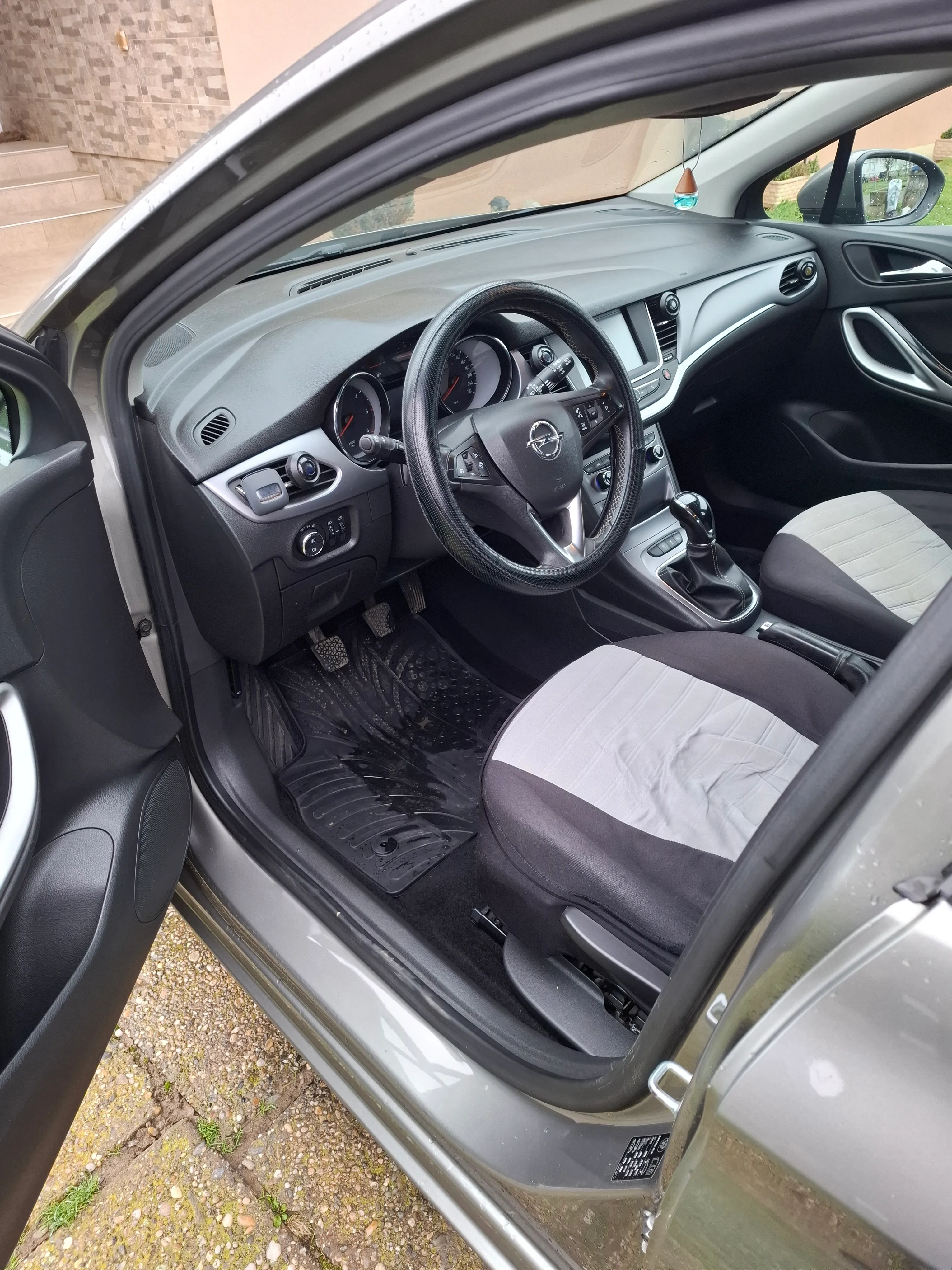 opel astra 1.6 cdti - pali, vozi i ne traži ništa - slika 9