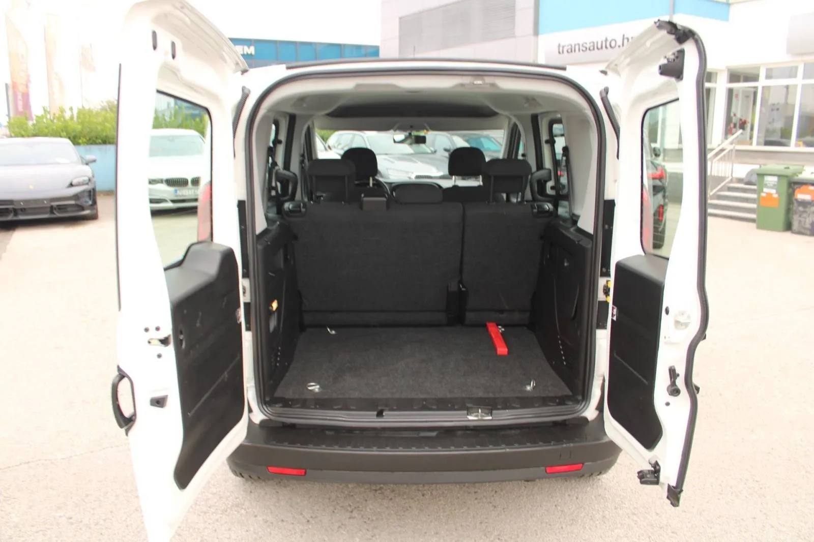 fiat doblo 1.6 mjt n1 - 5 sjedala, 2021 god. - slika 9