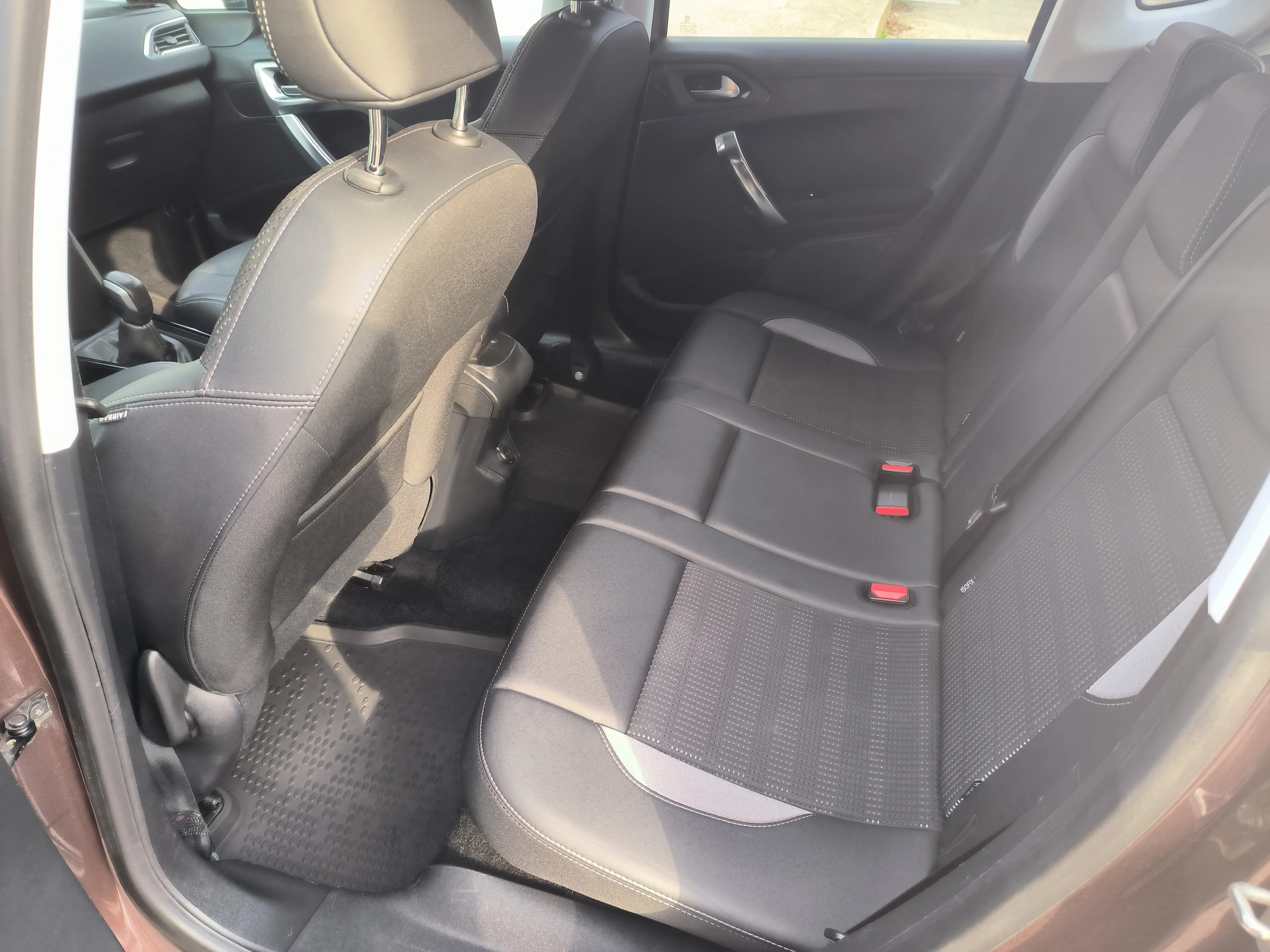 peugeot 2008 1,6 bluehdi, allure, servisna, jamstvo, reg. 1 godinu - slika 14