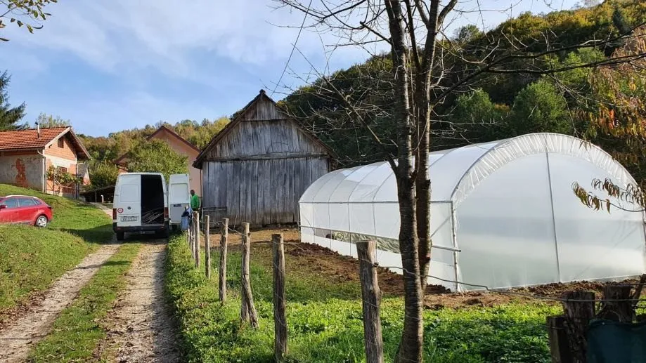 plastenik - 4m širine - slika 12