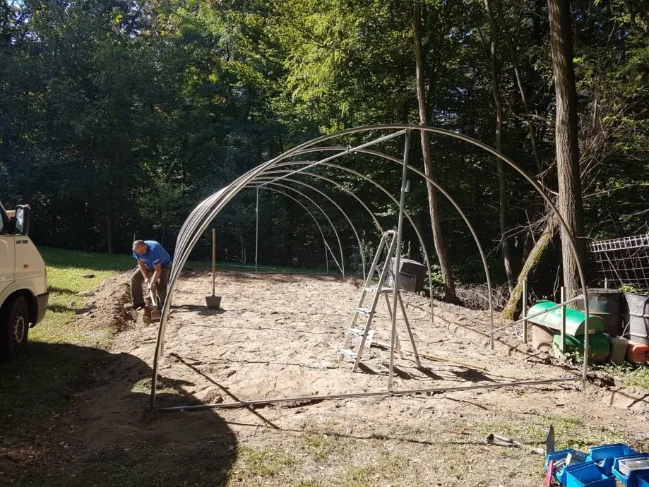 plastenik tunel 4 m širine sa rolo vratima - slika 5