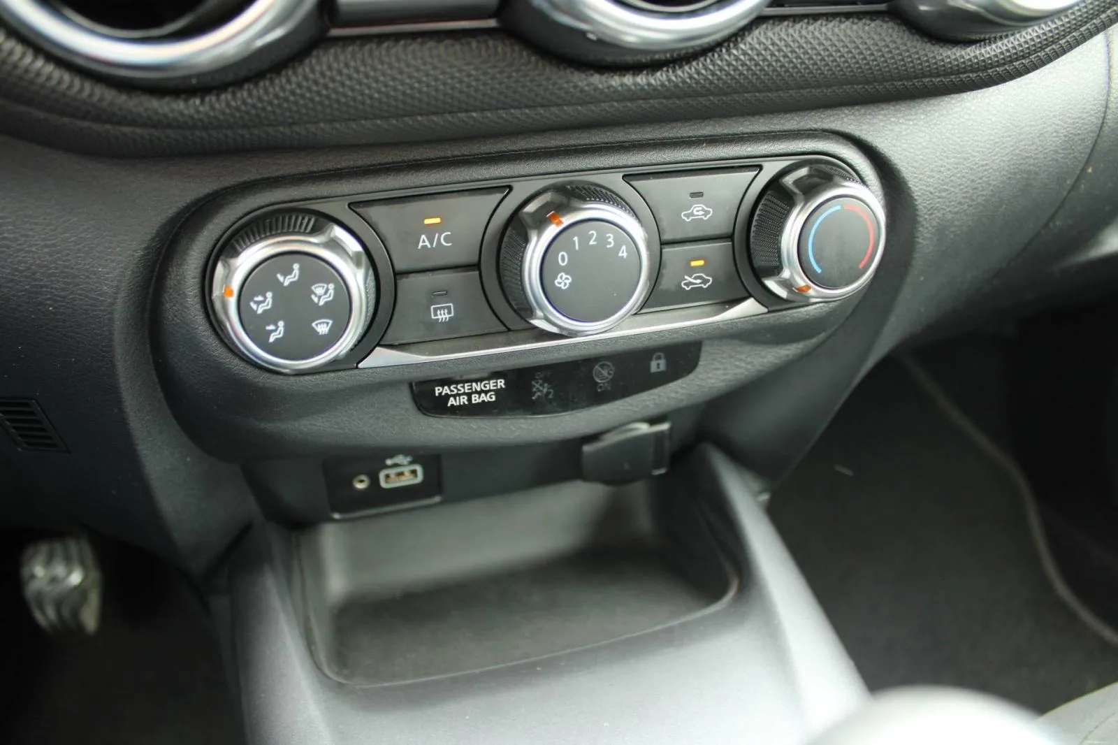 nissan juke 1.0 dig-t *navigacija, kamera* - slika 16