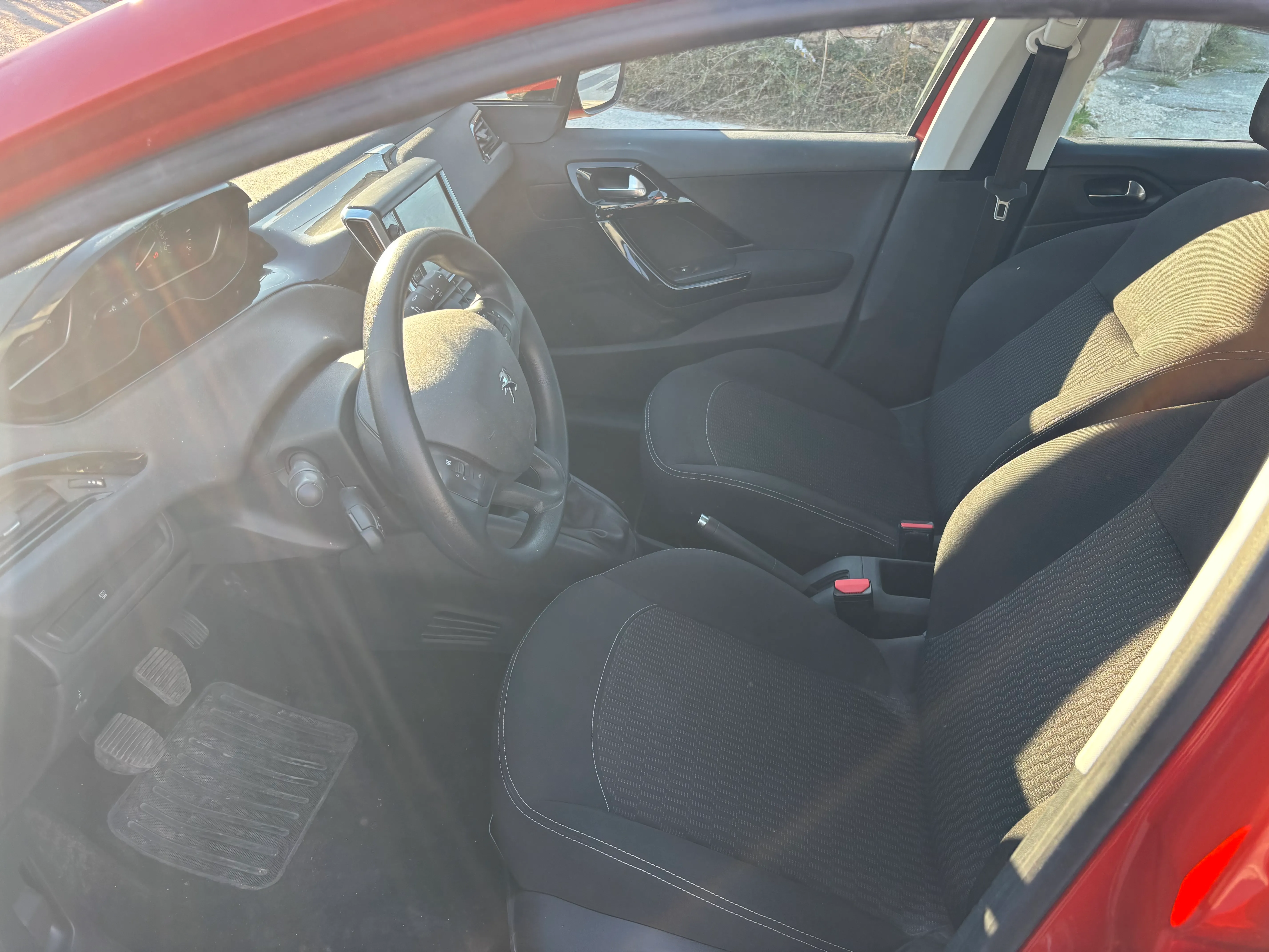 peugeot 208 1.5hdi - slika 8