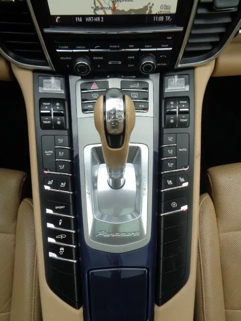 porsche panamera 3,0 tdi edit bose/koža/navi/led/kam/zr.ov./šib/g+h sj - slika 17