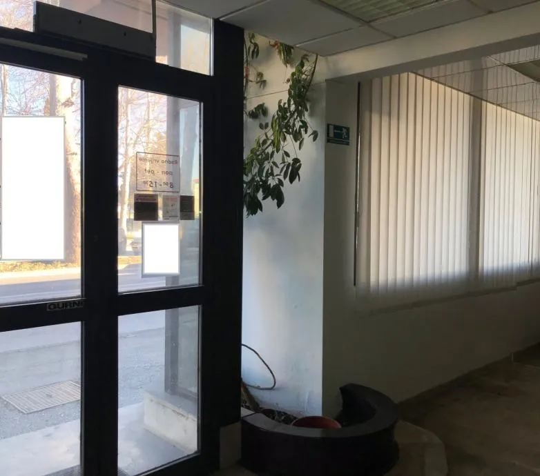 poslovni prostor s izlogom - 130 m2, metković (prodaja) - slika 3