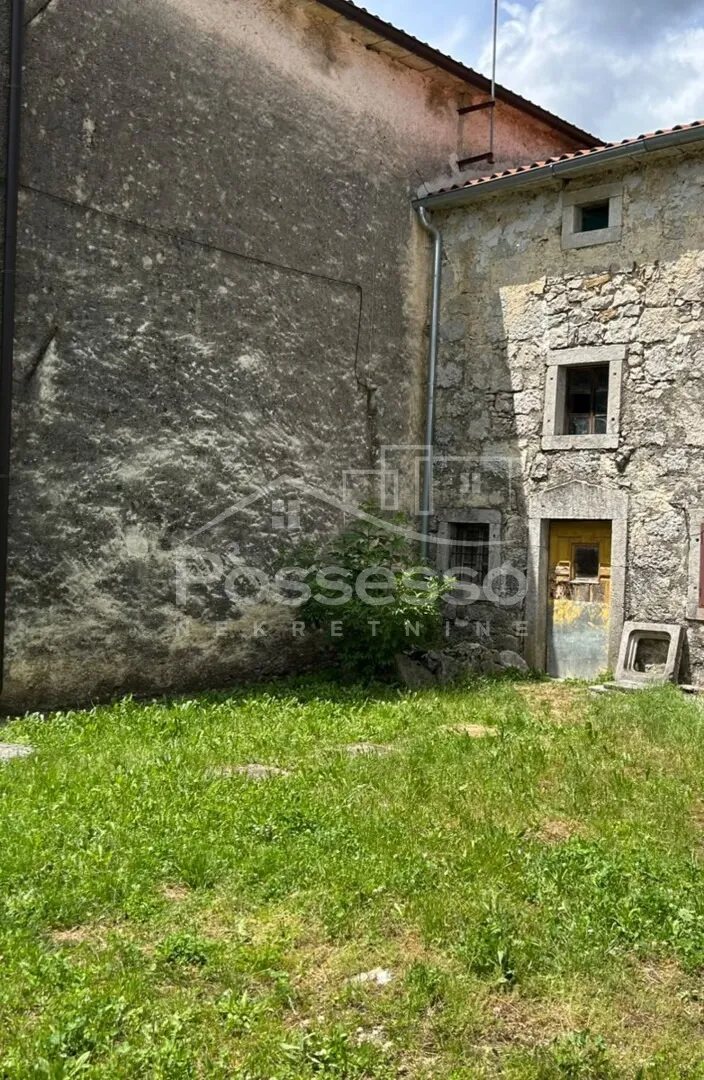 kuća u nizu u srcu istre – prilika za obnovu! - slika 2