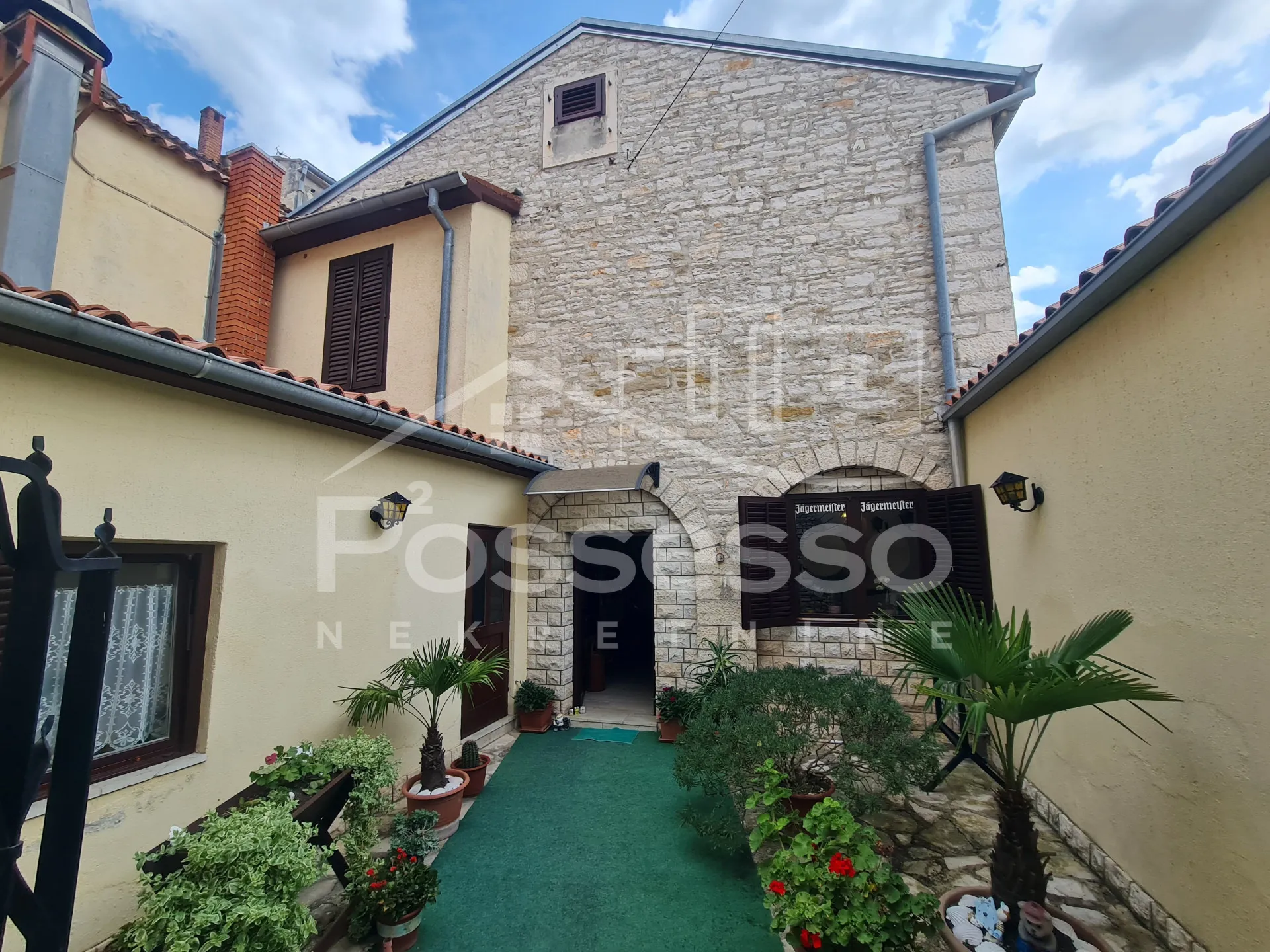 kuća prodaja buje 200 m2 - slika 2