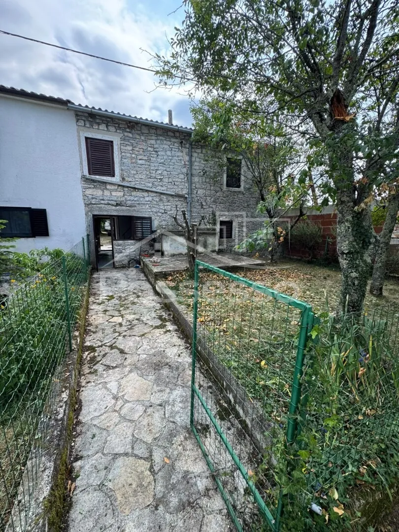 kuća prodaja zabrežani 104 m2 - slika 2