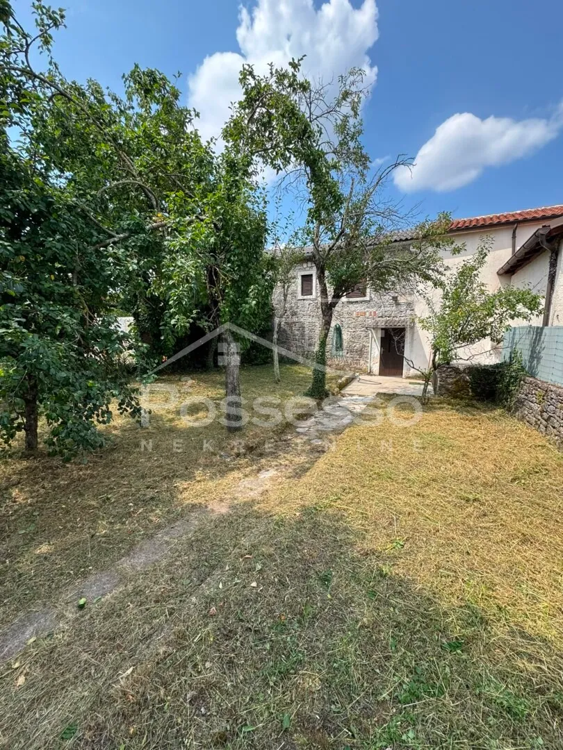 kuća prodaja zabrežani 104 m2 - slika 1
