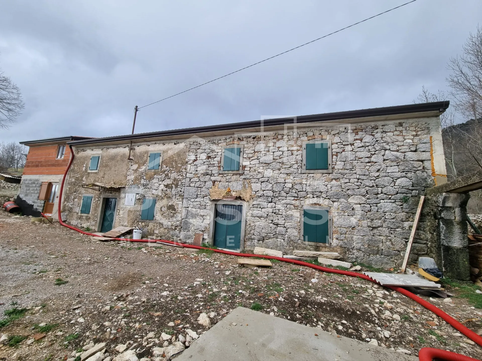 kuća prodaja buzet 232 m2 - slika 5