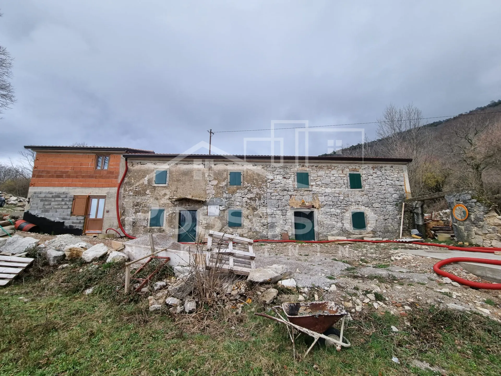 kuća prodaja buzet 232 m2 - slika 6