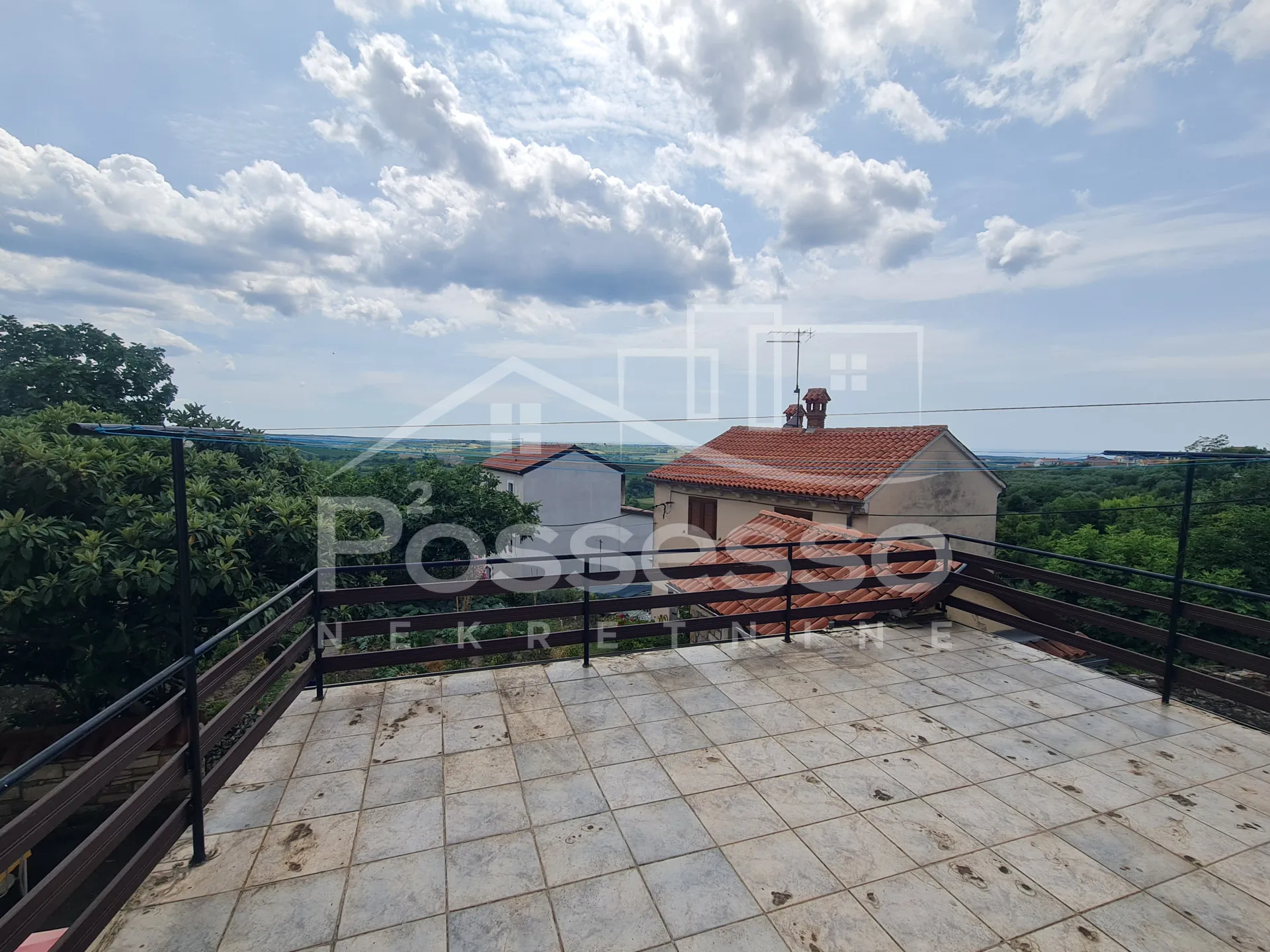 kuća prodaja buje 200 m2 - slika 13