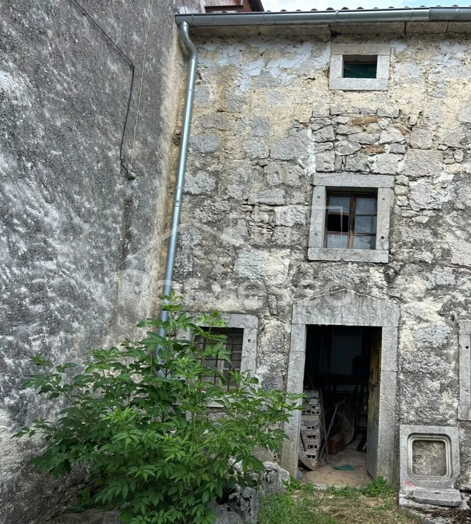 kuća u nizu u srcu istre – prilika za obnovu! - slika 3