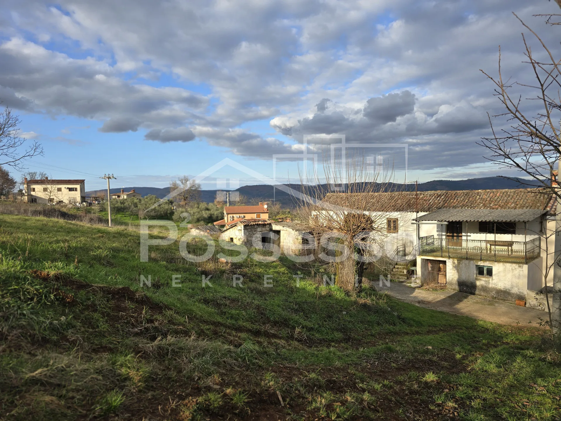 kuća prodaja karojba 172 m2 - slika 3