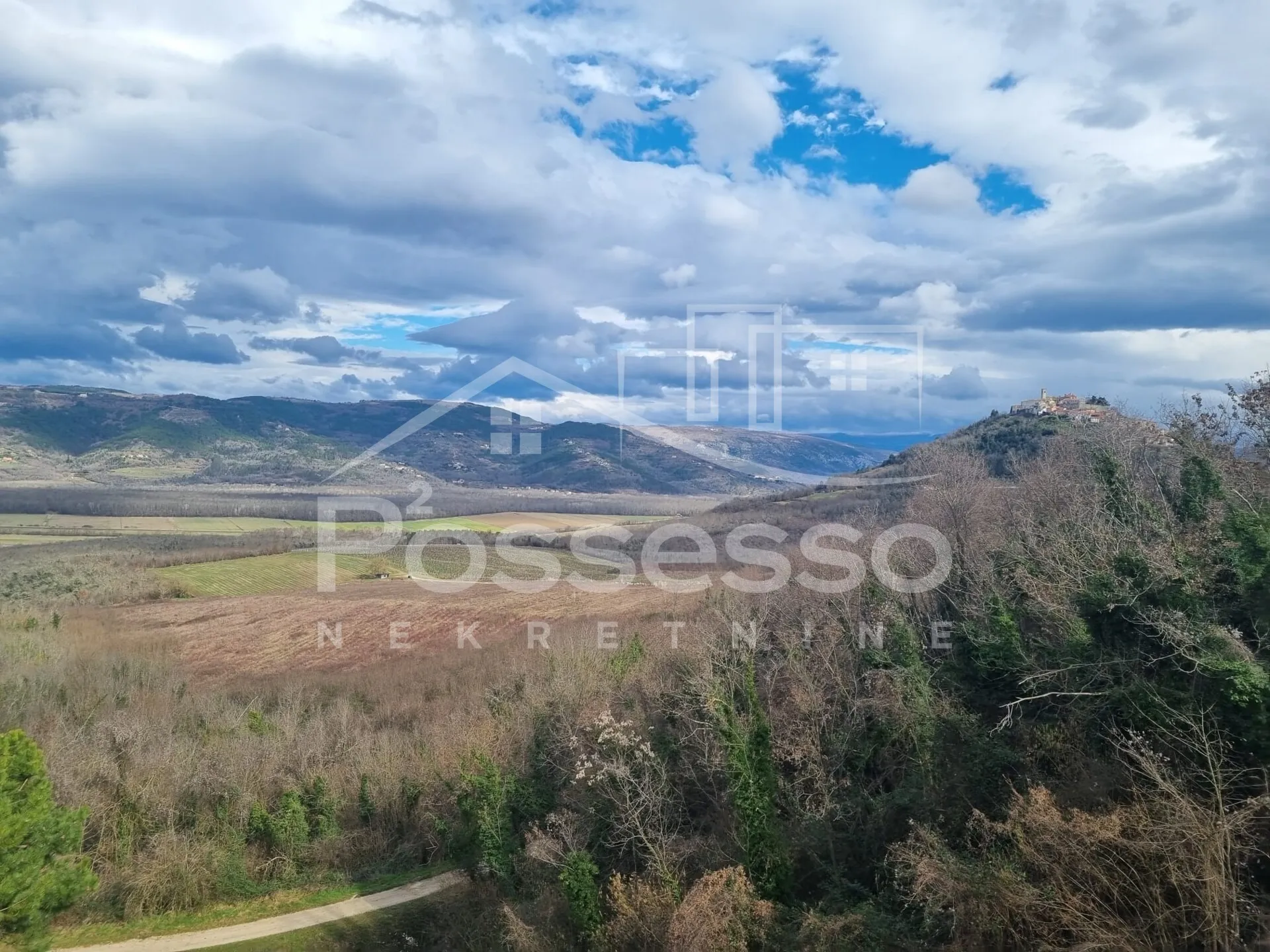 kuća prodaja motovun 174 m2 - slika 7